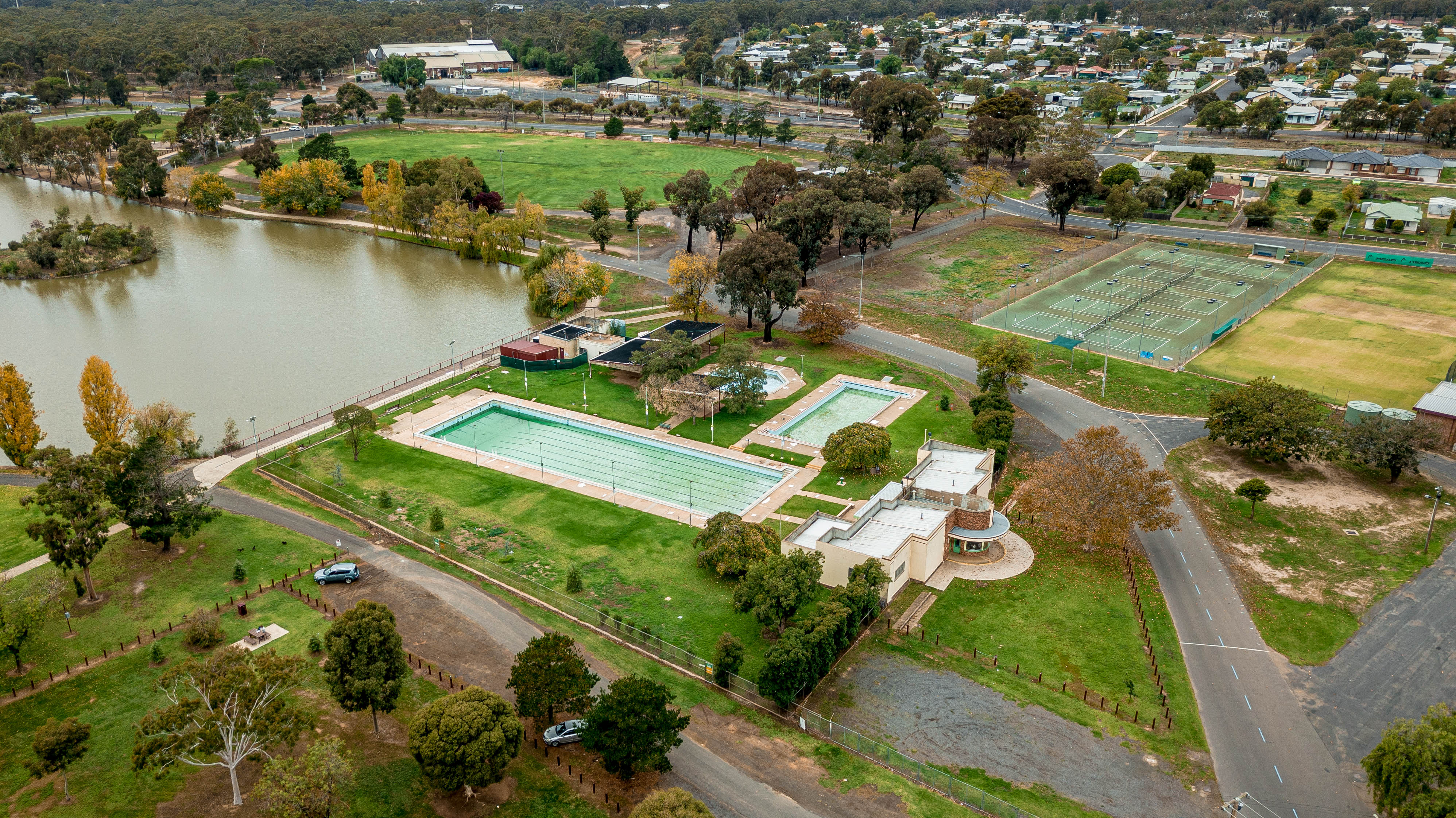 Maryborough Outdoor Pool aerial high res.jpg